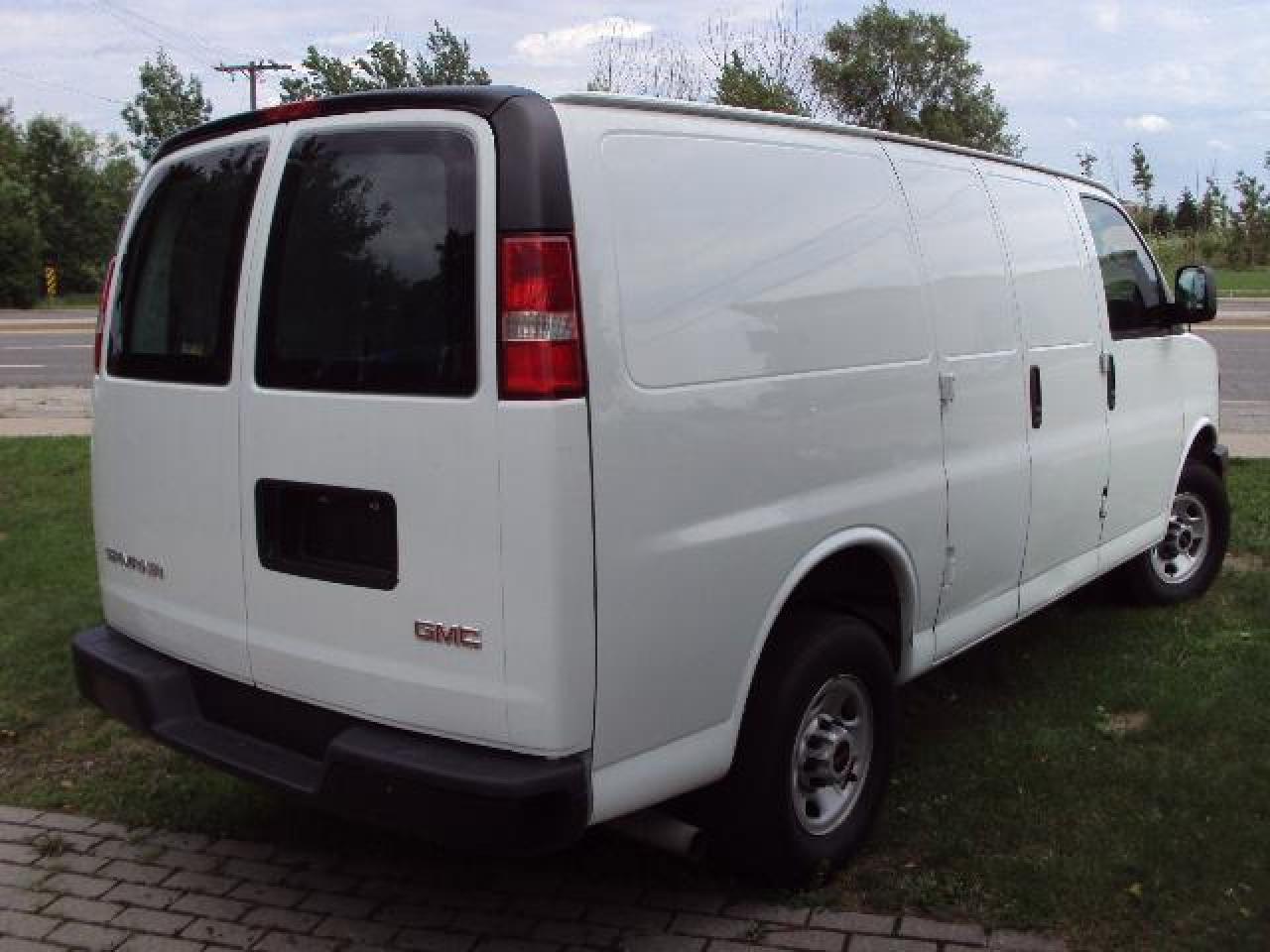 631147