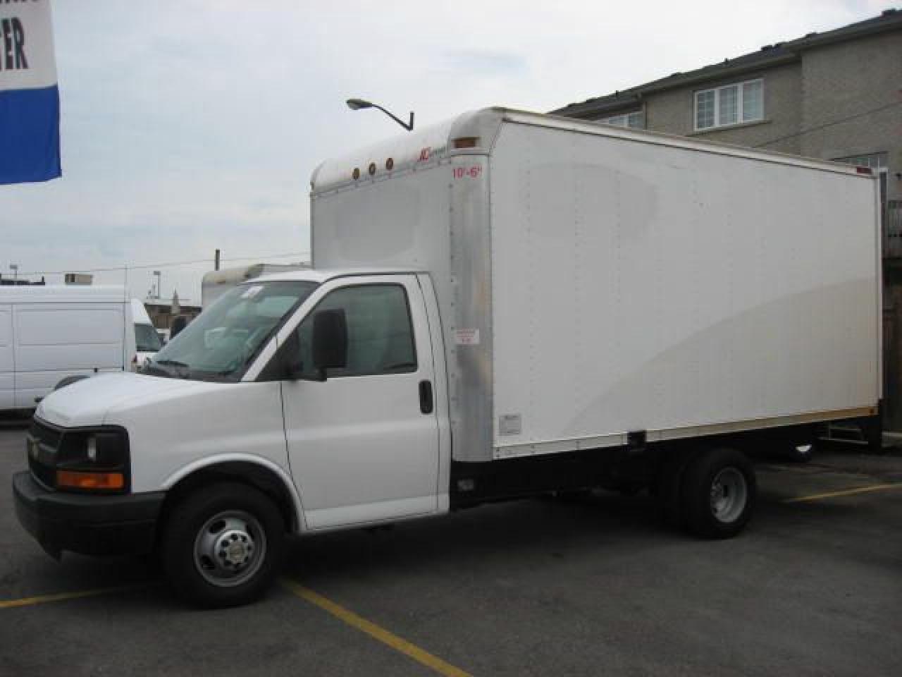 Used 2008 Chevrolet 3500 16 FT CUBE for sale in Aurora, ON