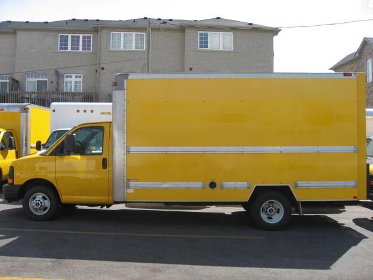 <p>FULL MAINTENANCE PENSKE LEASE RETURN 2007 GMC 16 FOOT CUBE WITH 19 FT RAMP!!! CERTIFIED AND ETESTED, 2 YR ENGINE WARRANTY INCLUDED 24,000km, $1000 per Claim *HUGE SELECTION OF OFF-LEASE CARGO VANS, CUBE VANS & TRUCKS* PLUS ALL APPLICABLE TAXES *also follow us on http://twitter.com/ineedavan</p>