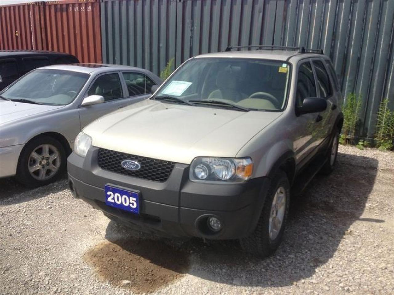 Used 2005 Ford Escape XLT for sale in Barrie, ON