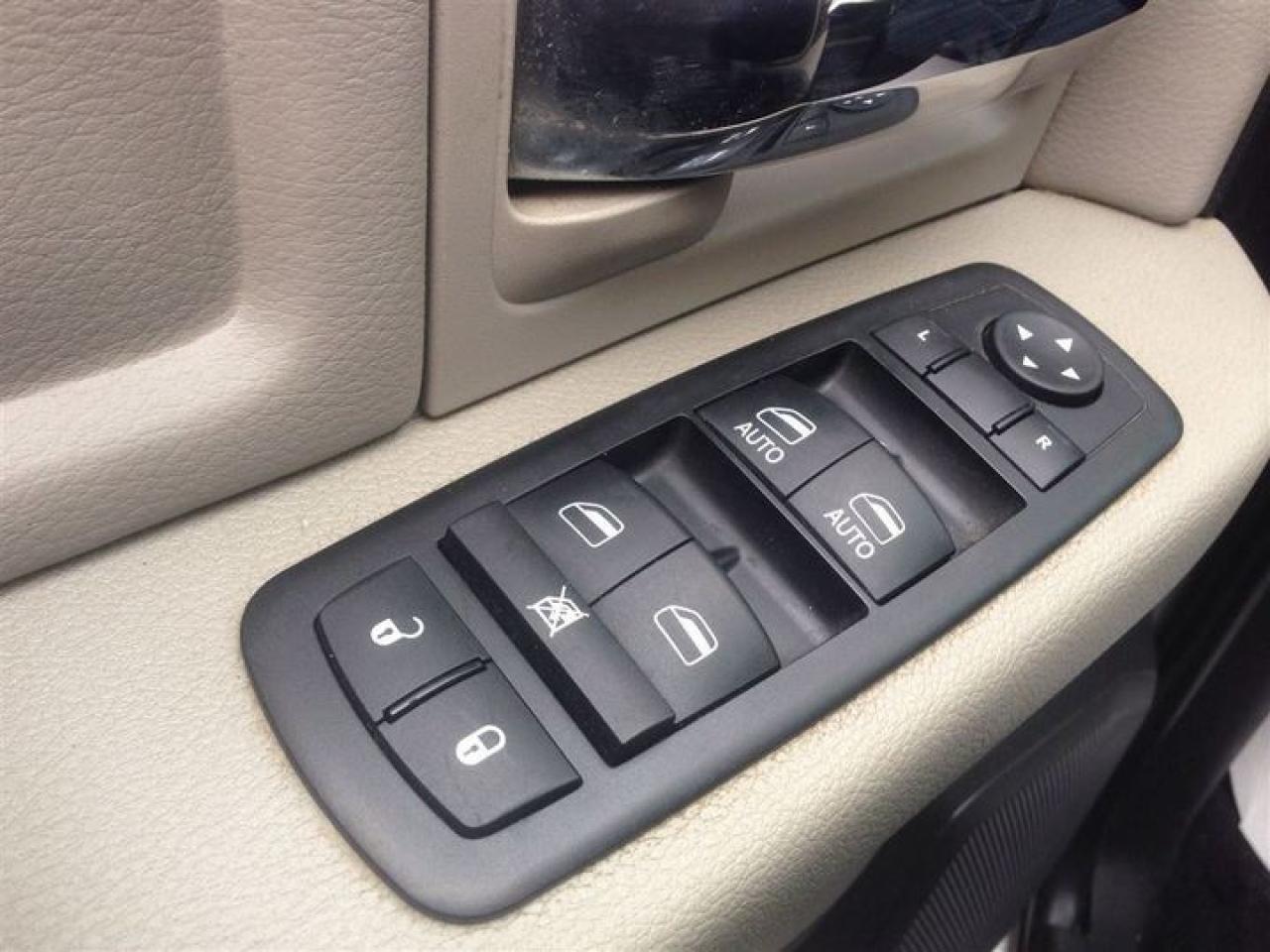 631433