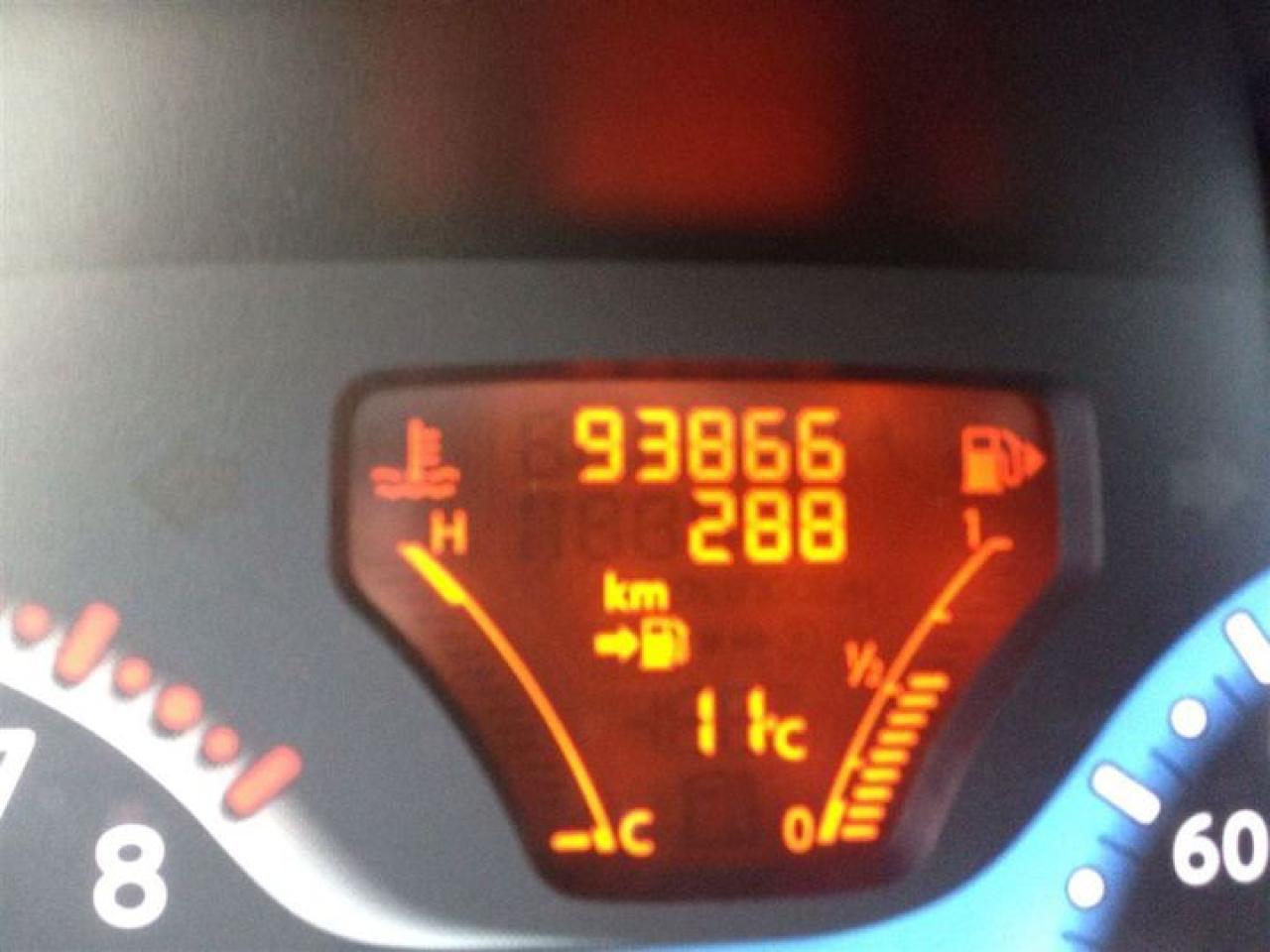 631527