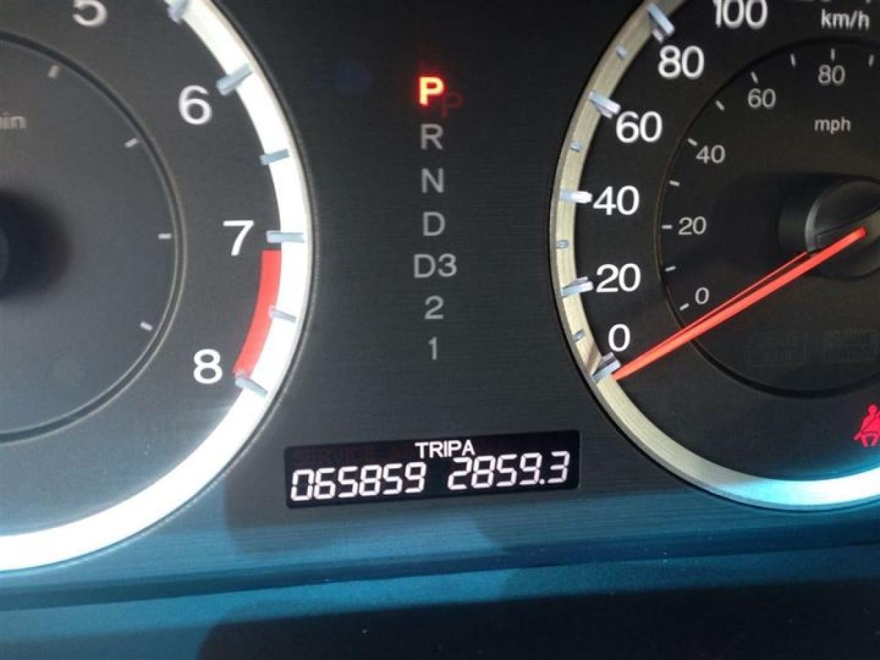 631597