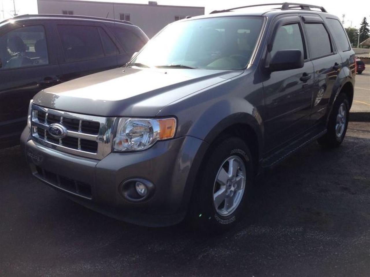 Used 2011 Ford Escape XLT | 4WD/AWD/4X4 | LEATHER/HEATED/POWER SEATS for sale in Kitchener, ON