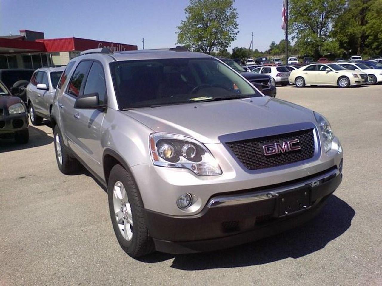 Accident Free. New Front Brakes. Rare 8 Passenger. Great Minivan Alternative. Weill equipped with Power Seat, Sunroof and Back Up Sensors. Balance of Factory and Powertrain Warranty. Great Condition.  Financing starting at 3.98% Good or bad credit welcome. Easy online credit application 24/7 at www.goodwillsusedcars.com . Buy with confidence at Goodwills . We have over 250 quality pre-owned vehicles in stock at all times with fresh units arriving daily! Click our banner to view our entire inventory. We are a family owned business serving the community since 1974. Carproofs are available and we are a full disclosure dealer. We service what we sell in our large six bay service shop. Our vehicles are certified , emission tested and detailed. Of course trade-ins are always welcome . We thank you for your consideration at Goodwills where you will find big city selection at small town pricing.all prices are plus HST and LICENSING