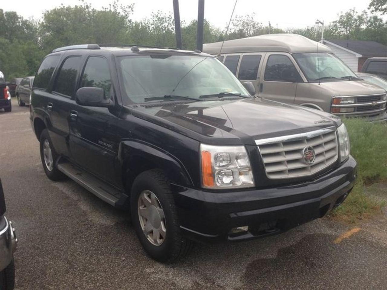 As Traded Plus HST & Licensing As Traded,tinted windows,4x4,dual climate controls,keyless entry,Plus HST,Power Mirrors, OMVIC STATES THAT THIS STATEMENT MUST BE SAID. This vehicle is being sold as-is , unfit, not e-tested and is not represtented as being in a road worthy condition, mechanically sound or maintained at any guaranteed level of quality. The vehicle may not be fit for use as a means of transportation and may require substantial repairs at the purchasers expense. It may not be possible to register the vehicle to be driven in its current condition
