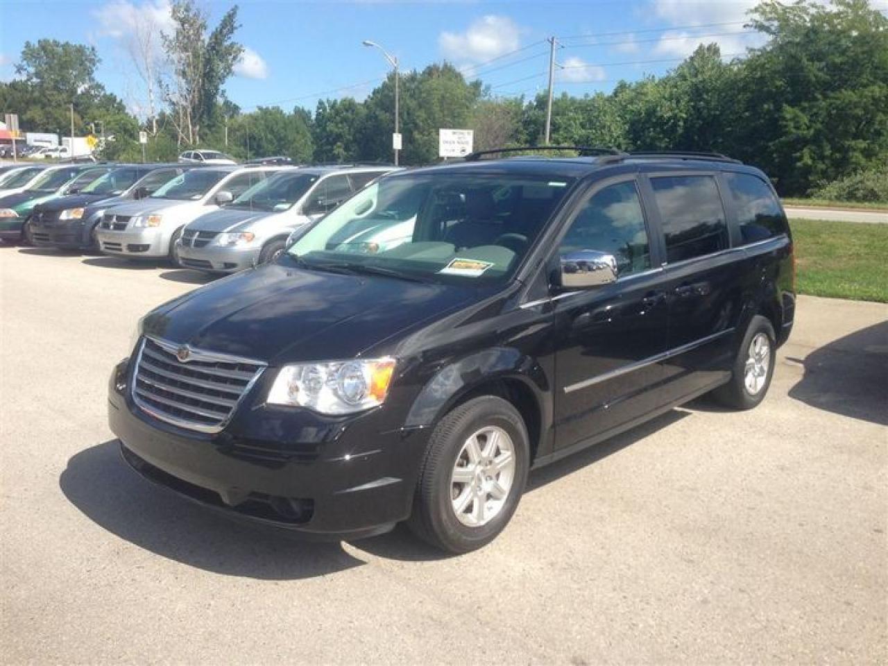 Used 2009 Chrysler Town & Country TOURING for sale in Aylmer, ON