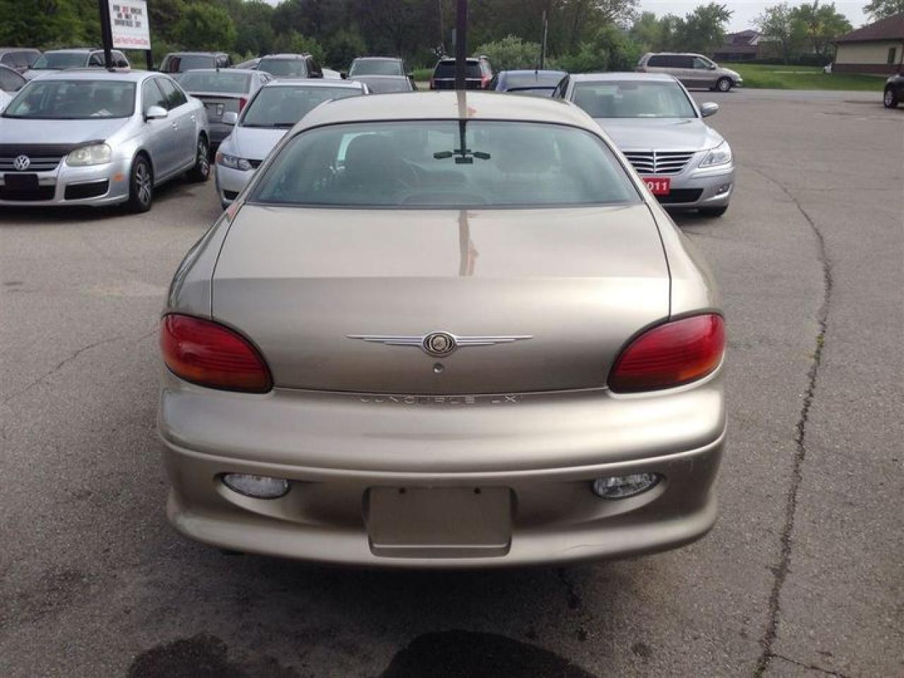 631768