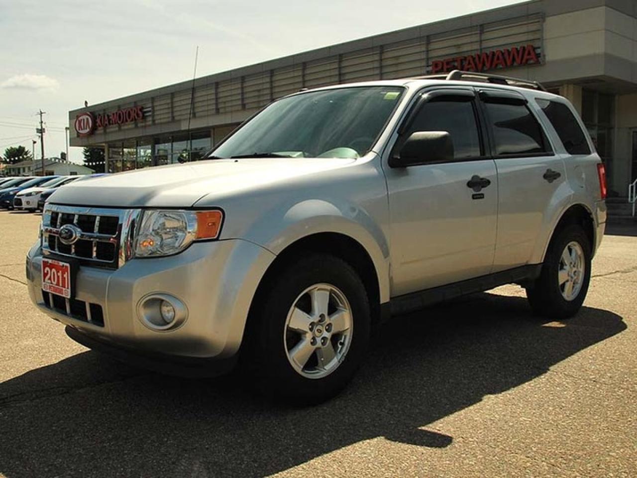Used 2011 Ford Escape XLT for sale in Petawawa, ON