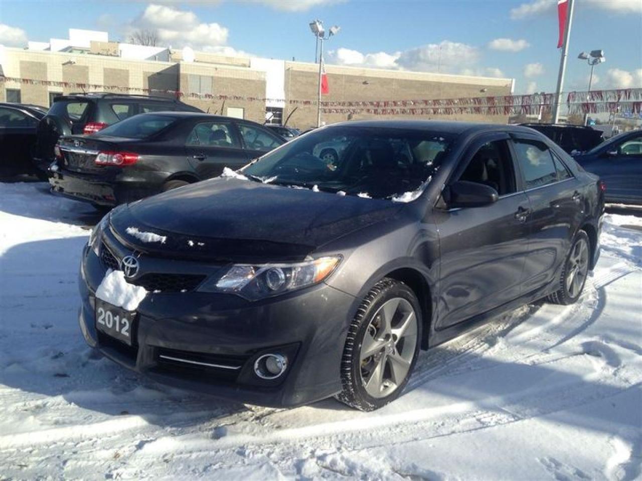 Used 2012 Toyota Camry SE (A6) for sale in Pickering, ON