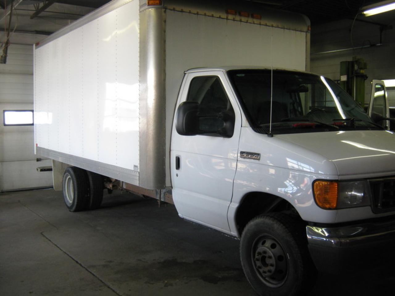 Used 2006 Ford E350 Roll Up Rear Door for sale in Georgetown, ON