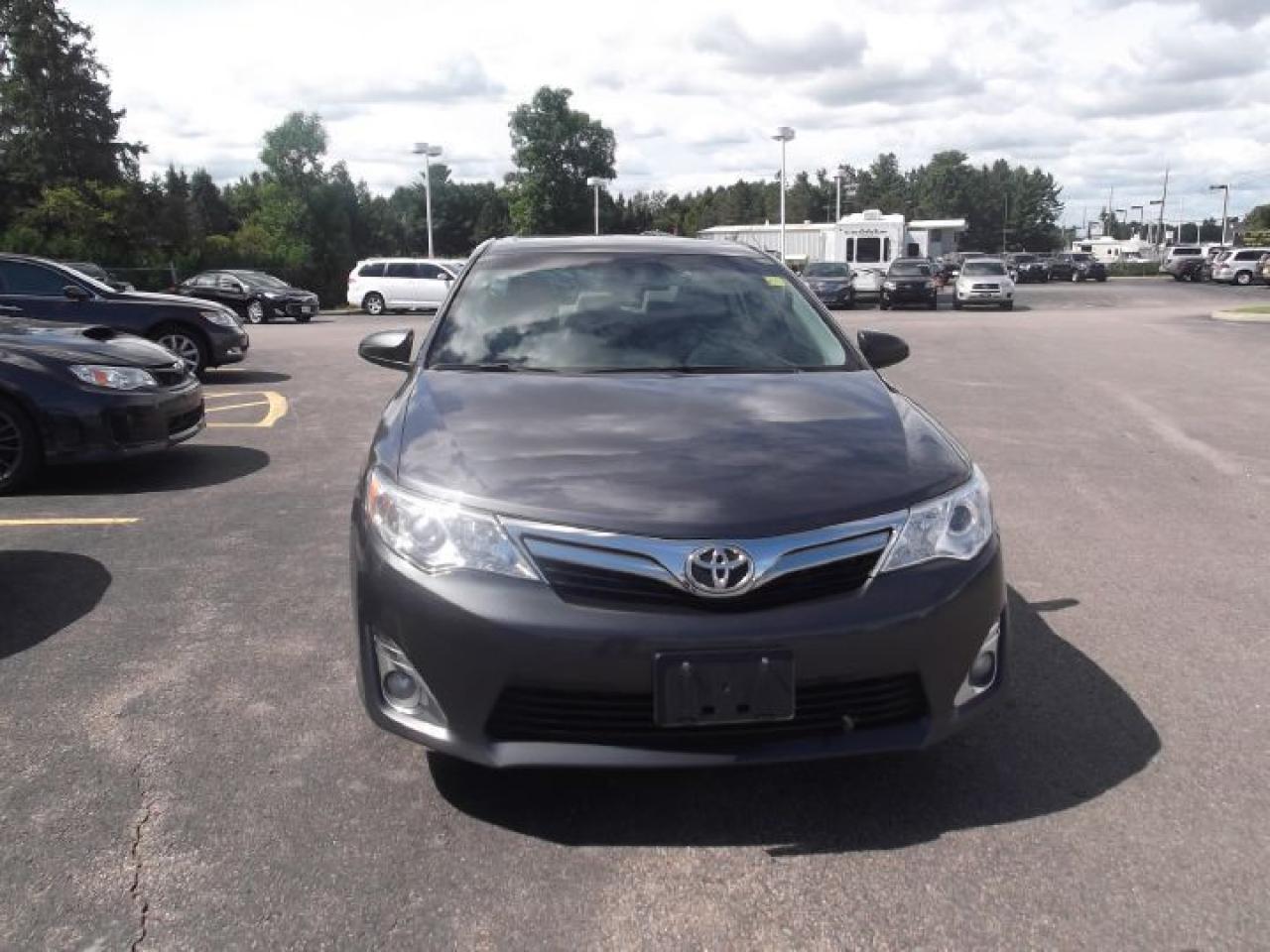 Used 2012 Toyota Camry XLE for sale in Pembroke, ON