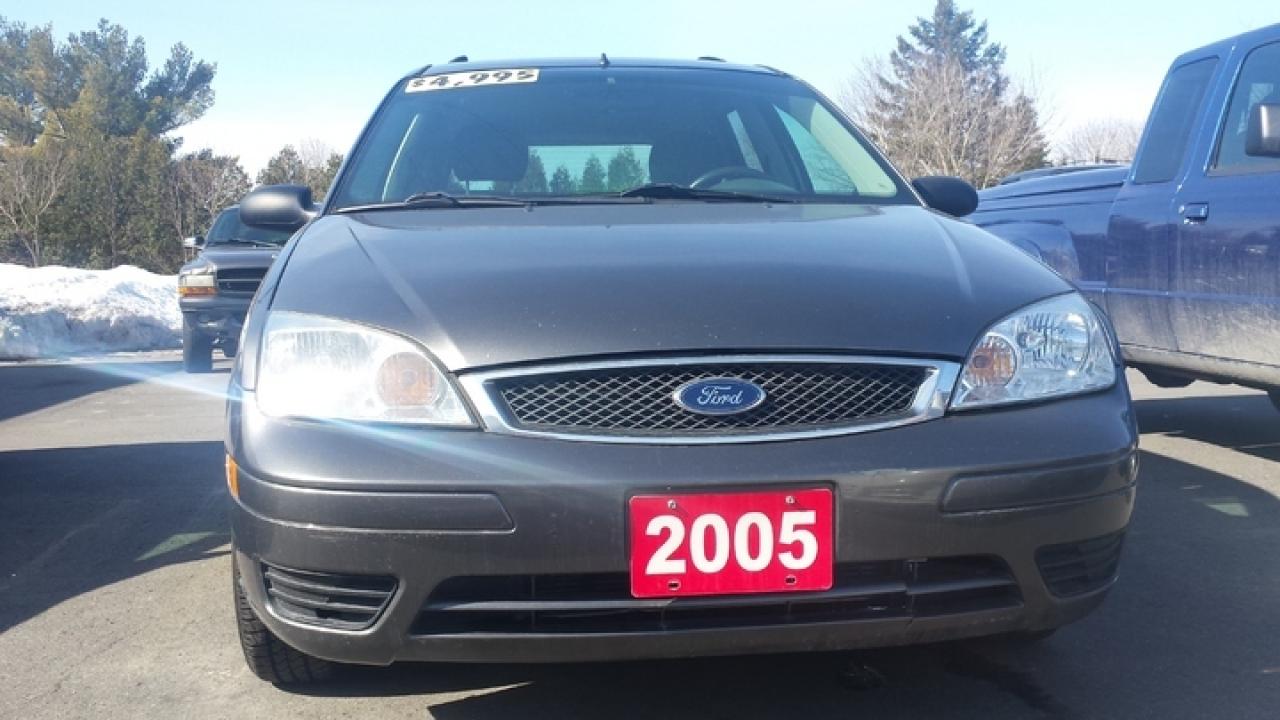 632896