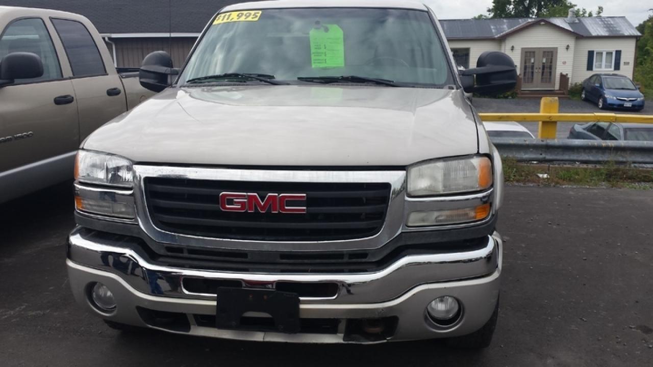 Used 2005 GMC 2500 Sierra  for sale in Cornwall, ON