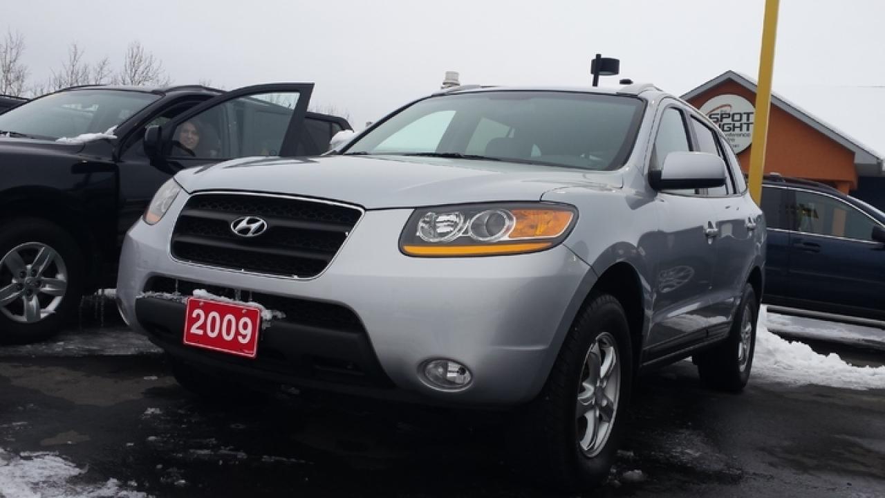Used 2009 Hyundai Santa Fe  for sale in Cornwall, ON