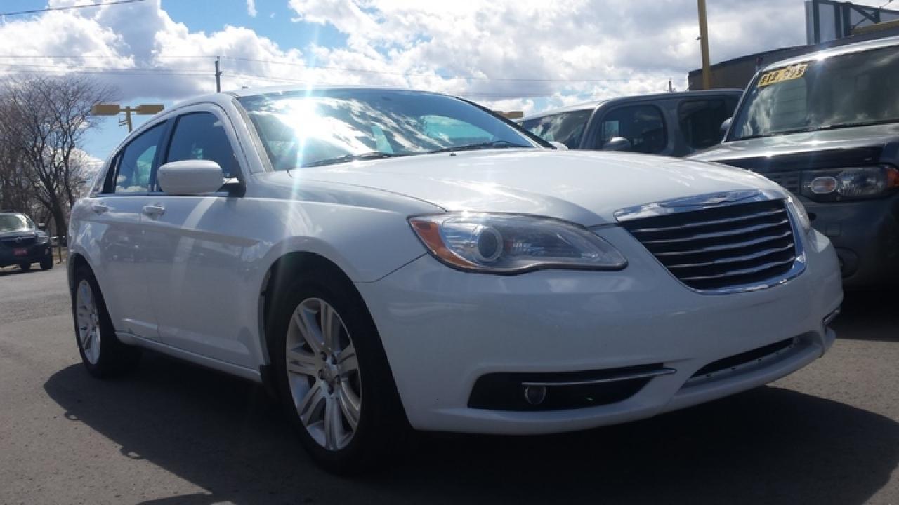 Used 2013 Chrysler 200  for sale in Cornwall, ON