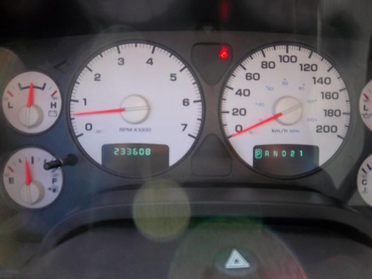 633193