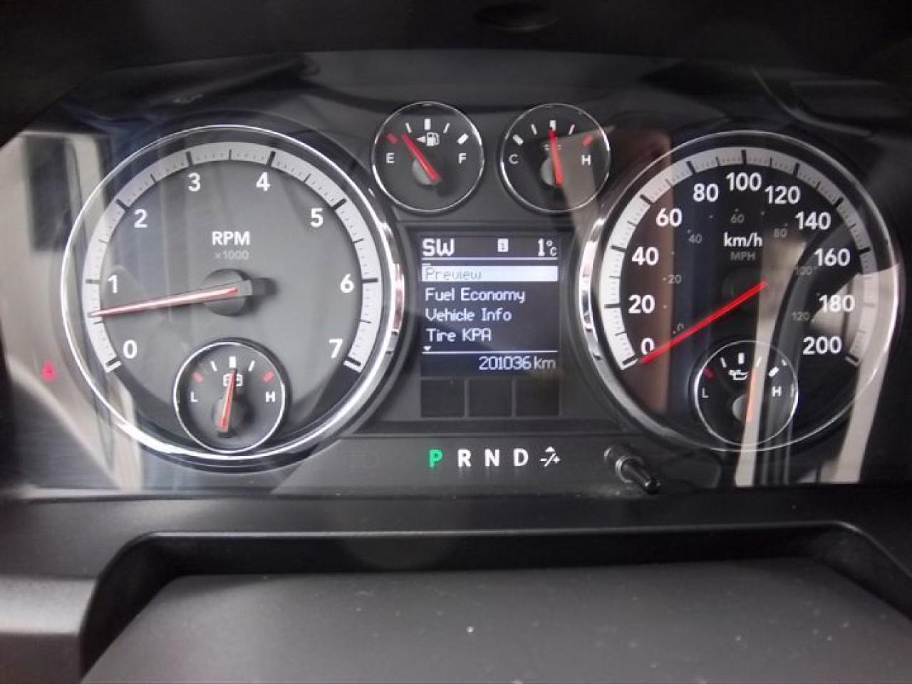 633206