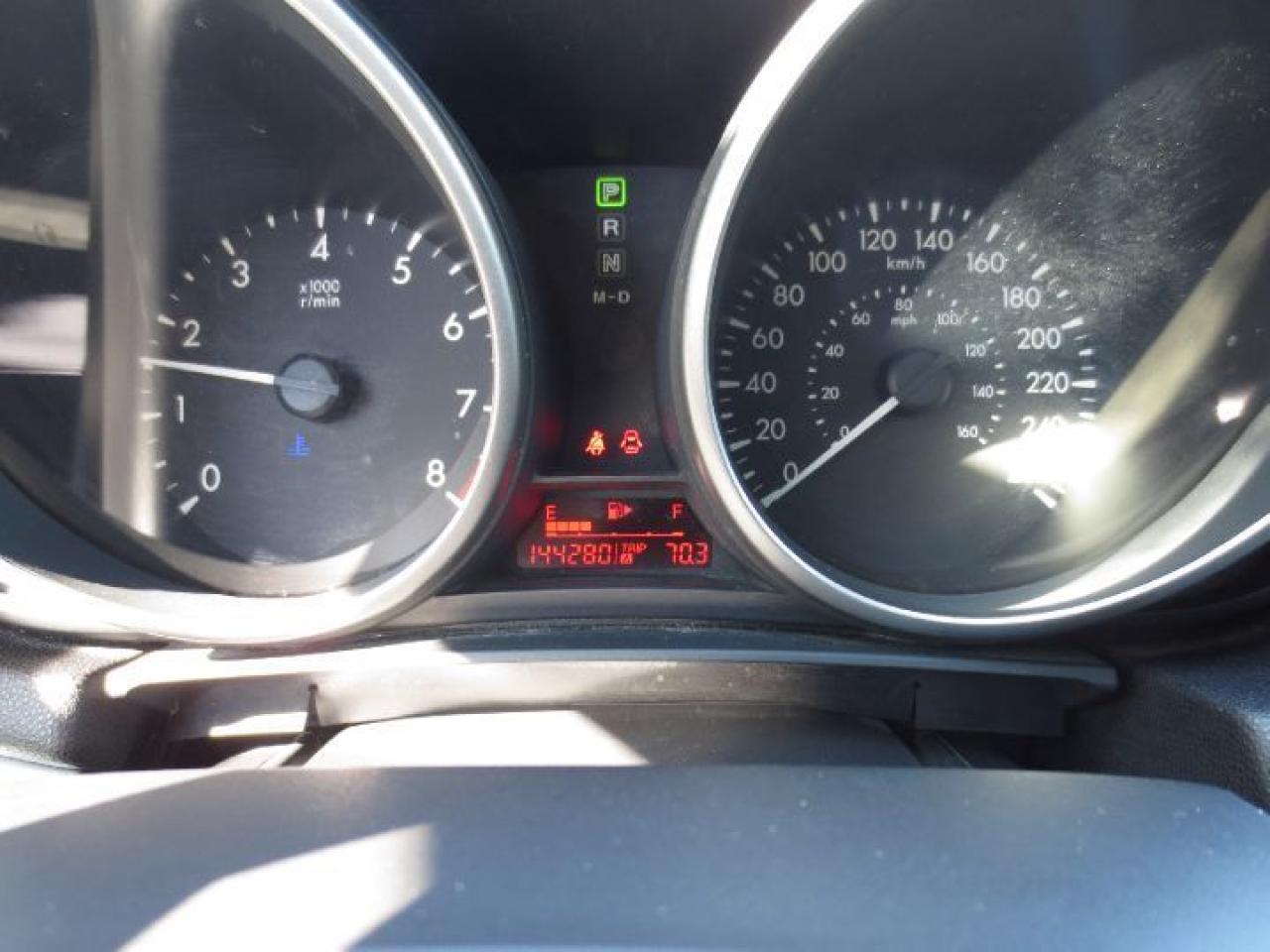 633451
