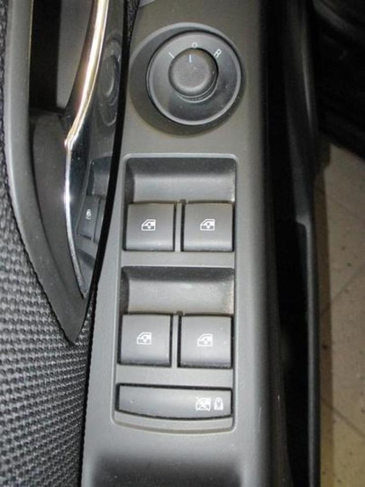 633693