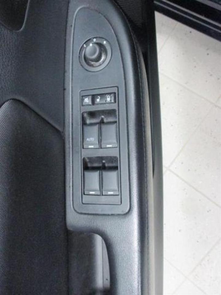 633695