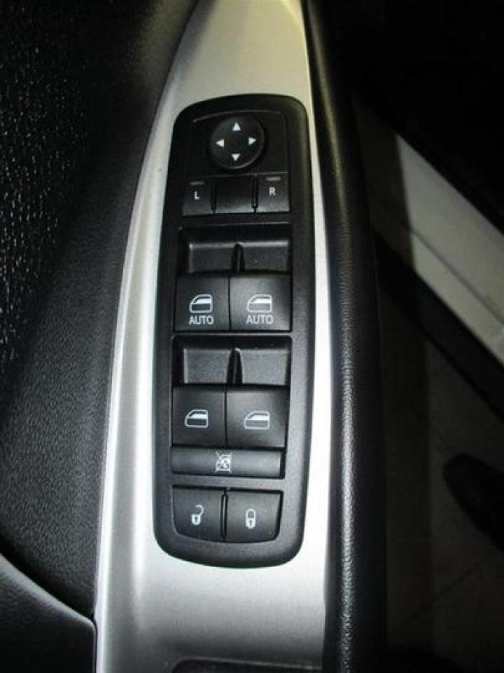 633744
