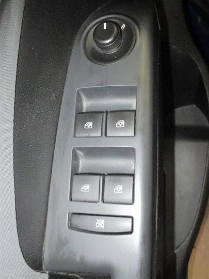 633768
