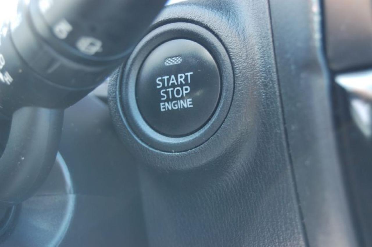 633893