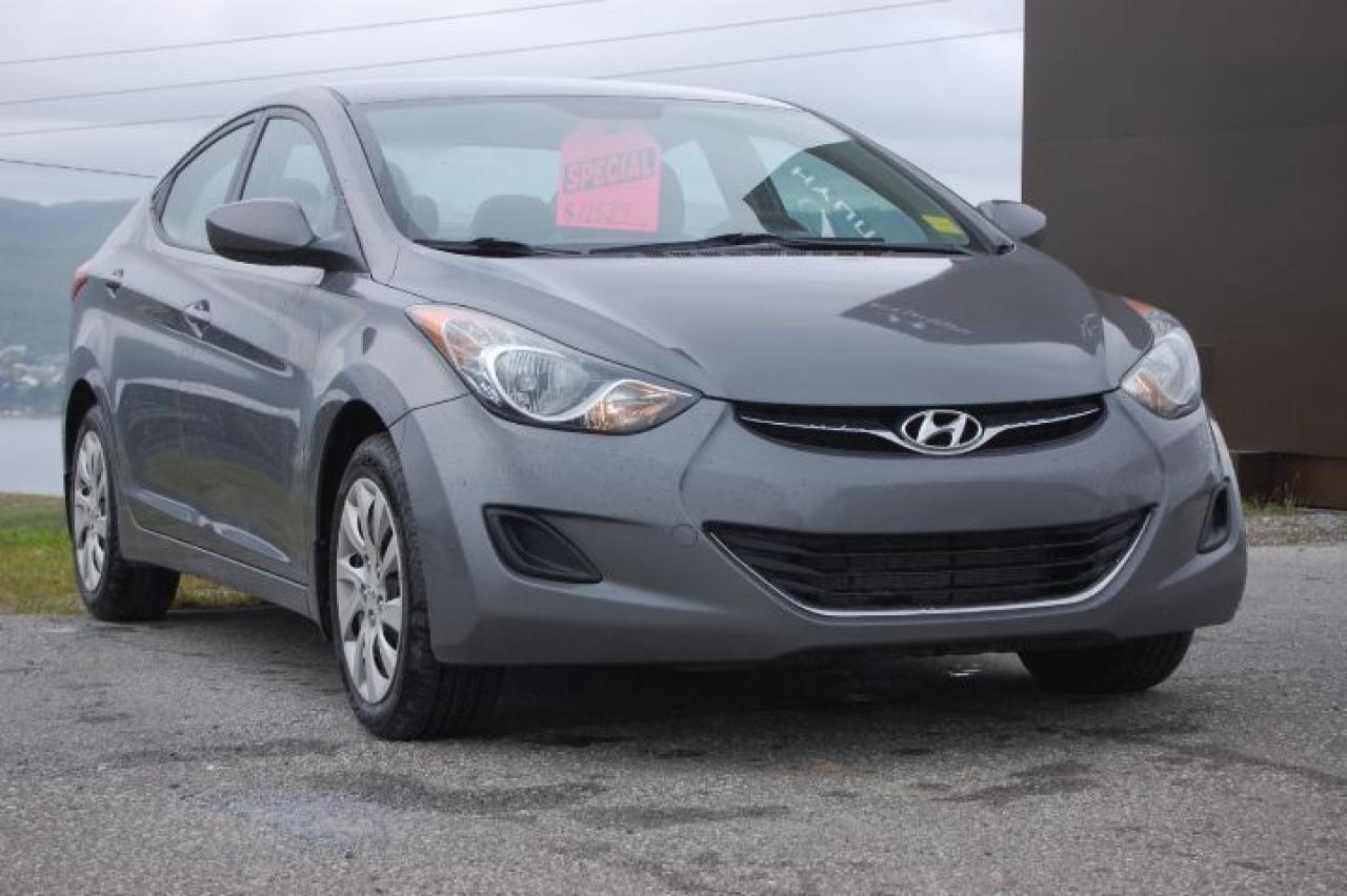 Used 2012 Hyundai Elantra GL for sale in Techumseh, ON