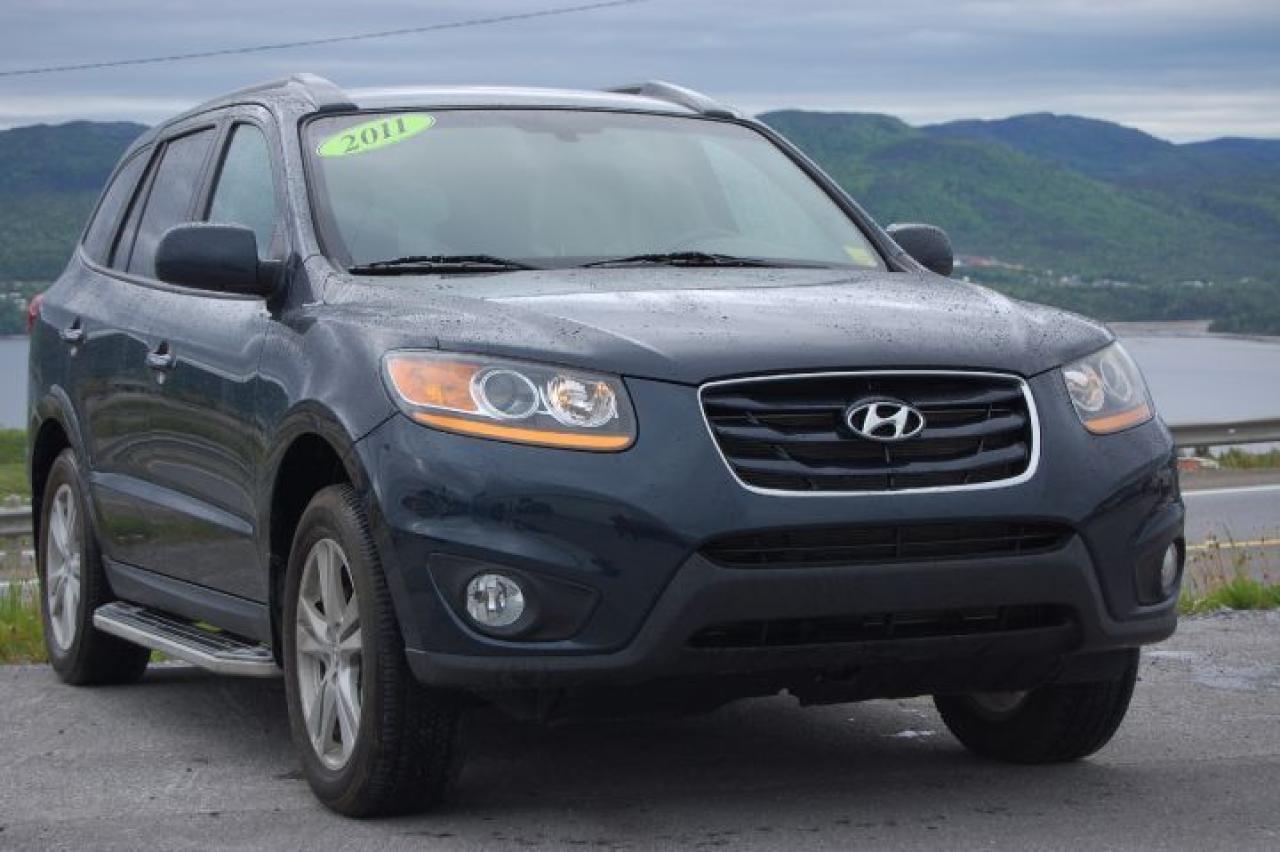 Used 2011 Hyundai Santa Fe LIMITED for sale in Techumseh, ON