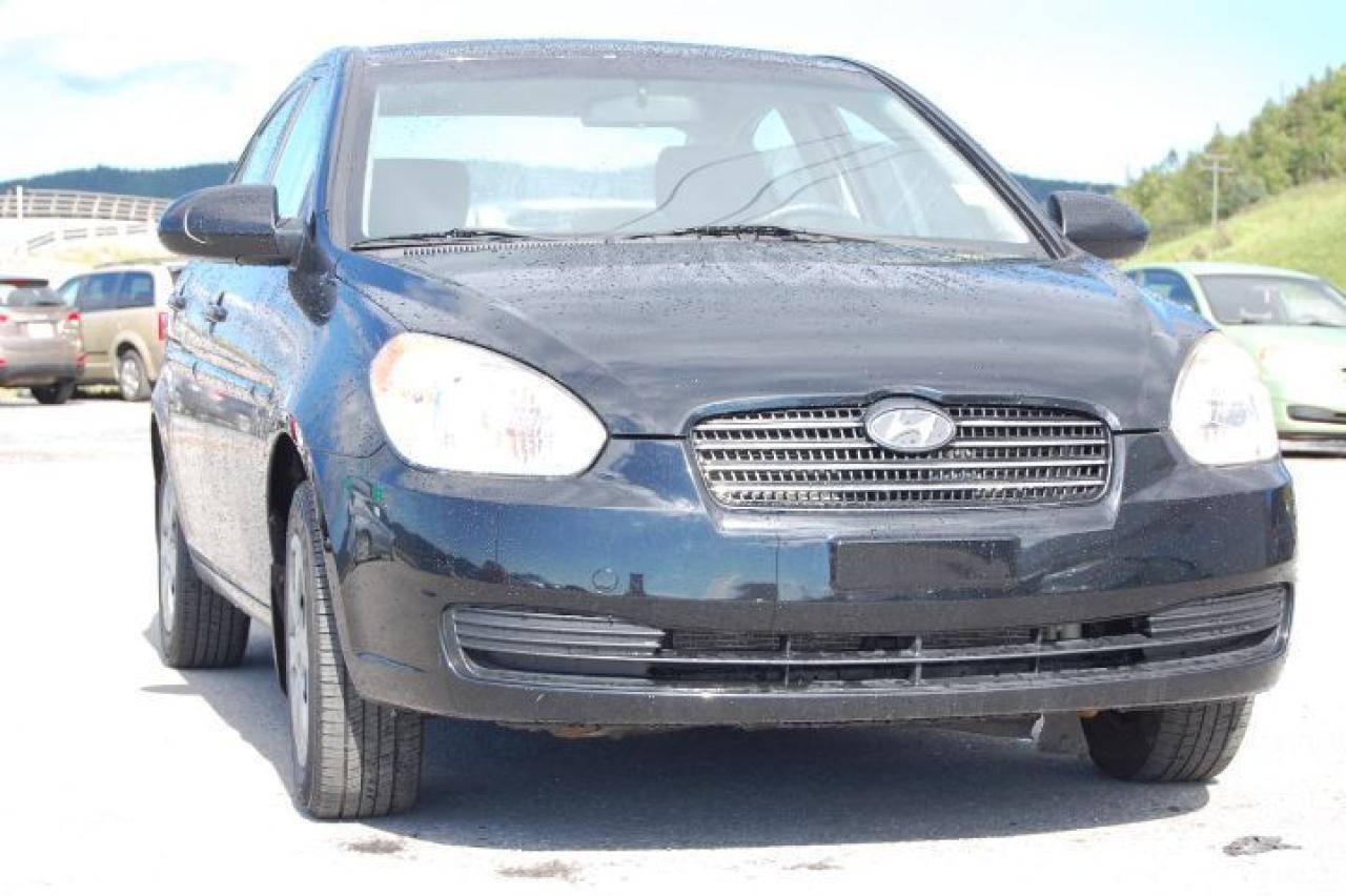 Used 2009 Hyundai Accent GL for sale in Techumseh, ON