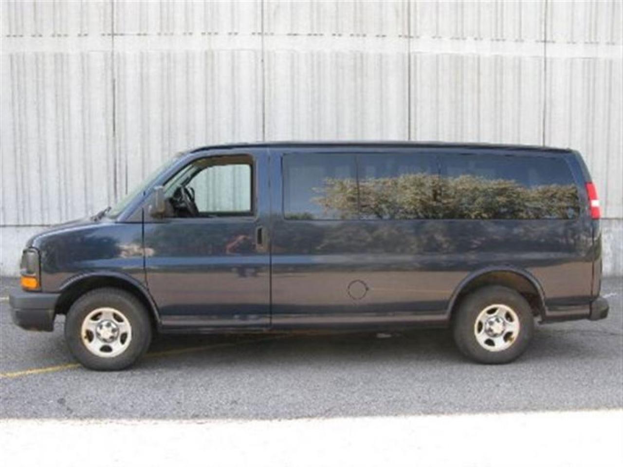 Used 2007 Chevrolet Express LT 8 passenger All Wheel Drive for sale in Headingley, MB