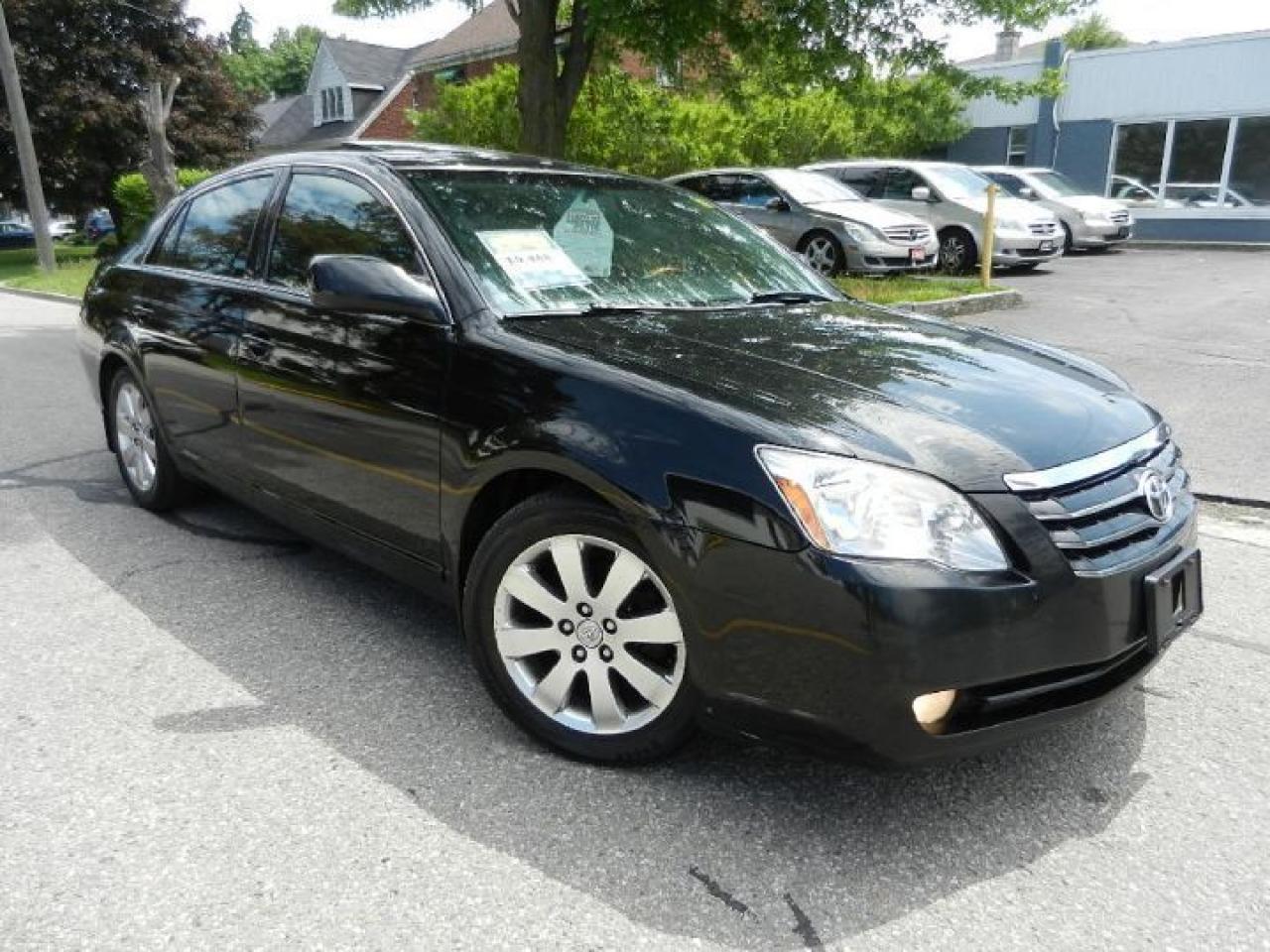 Used 2006 Toyota Avalon XLS NAVIGATION LEATHER/ROOF DEALER MAINTAINED for sale in Sarnia, ON
