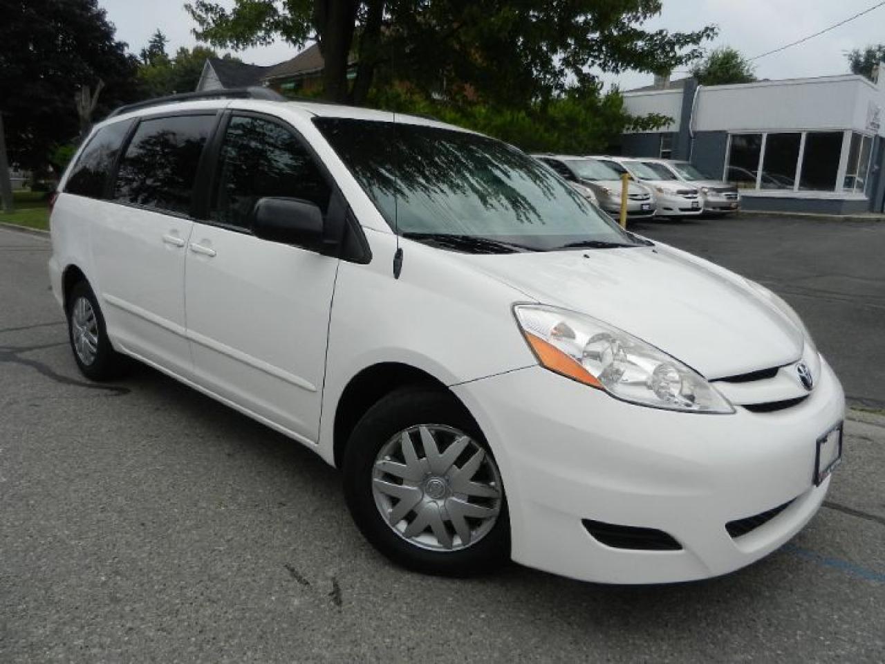 Used 2007 Toyota Sienna LE REVERSE CAM. PWR DOOR NO ACCIDENT for sale in Sarnia, ON