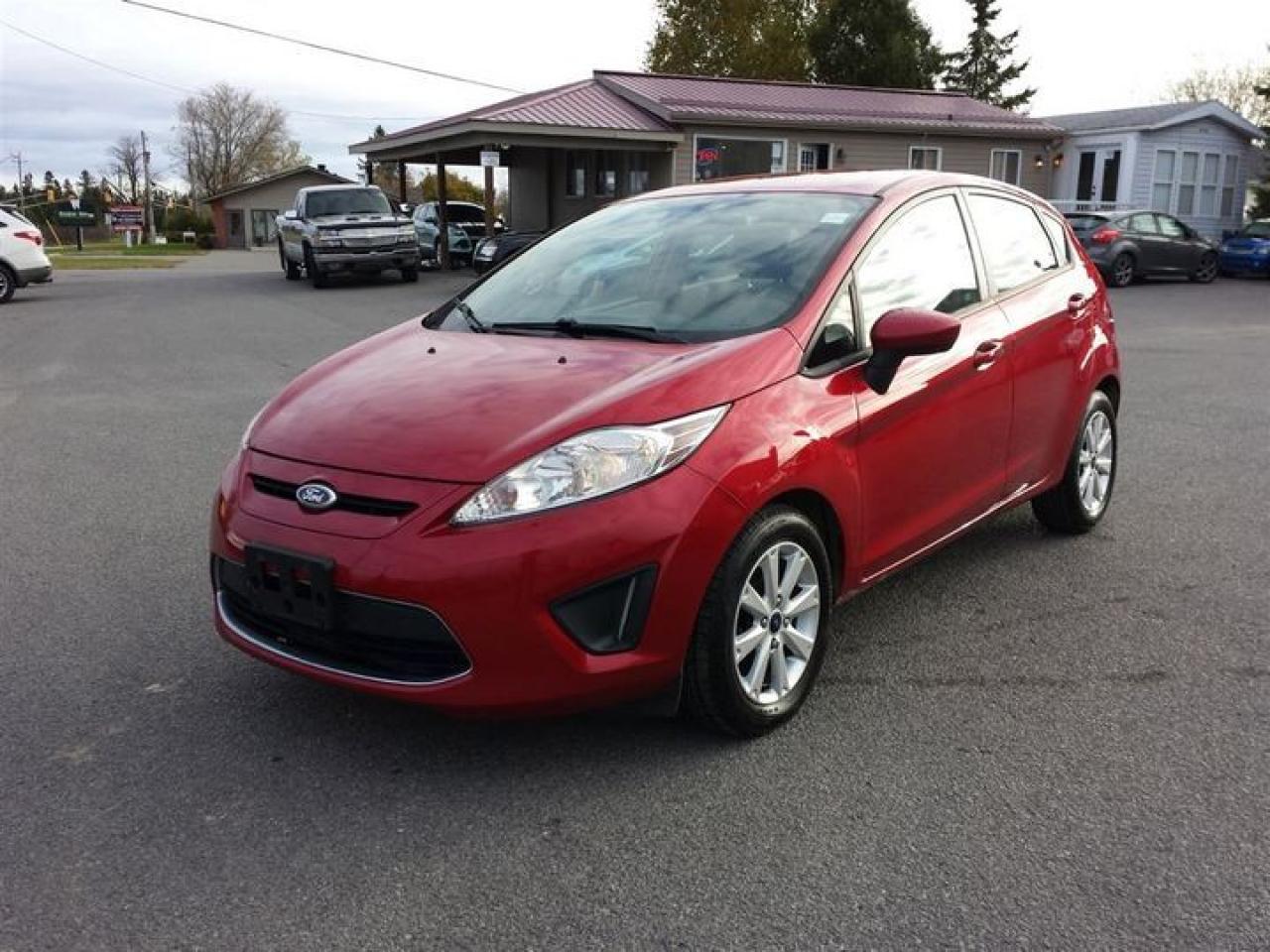 Used 2011 Ford Fiesta SE for sale in Kenora, ON
