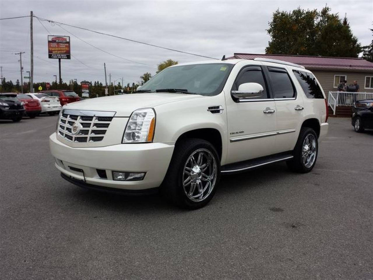 Used 2011 Cadillac Escalade LOADED AWD for sale in Kenora, ON
