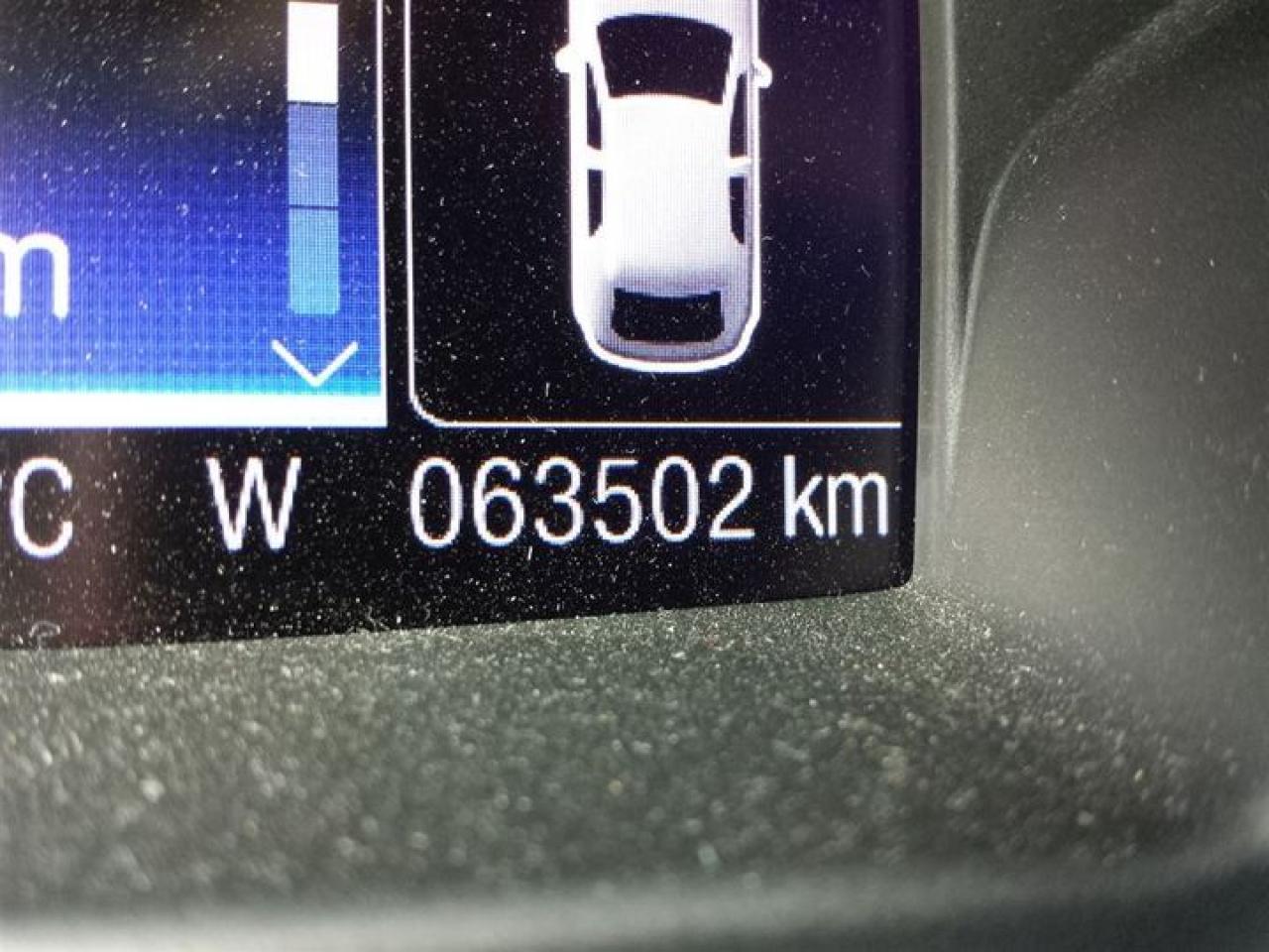 634777