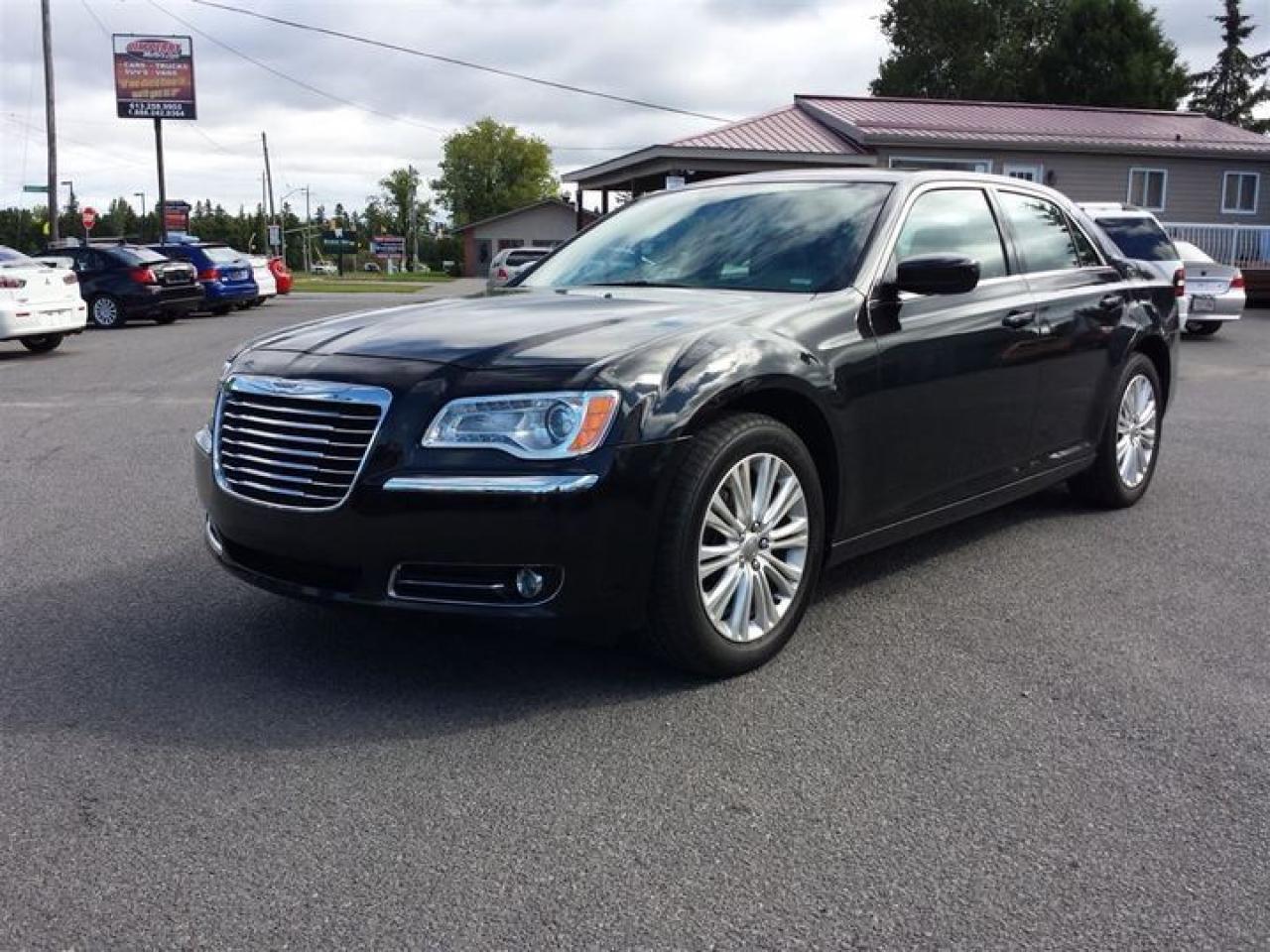 Used 2014 Chrysler 300 AWD Loaded for sale in Kenora, ON