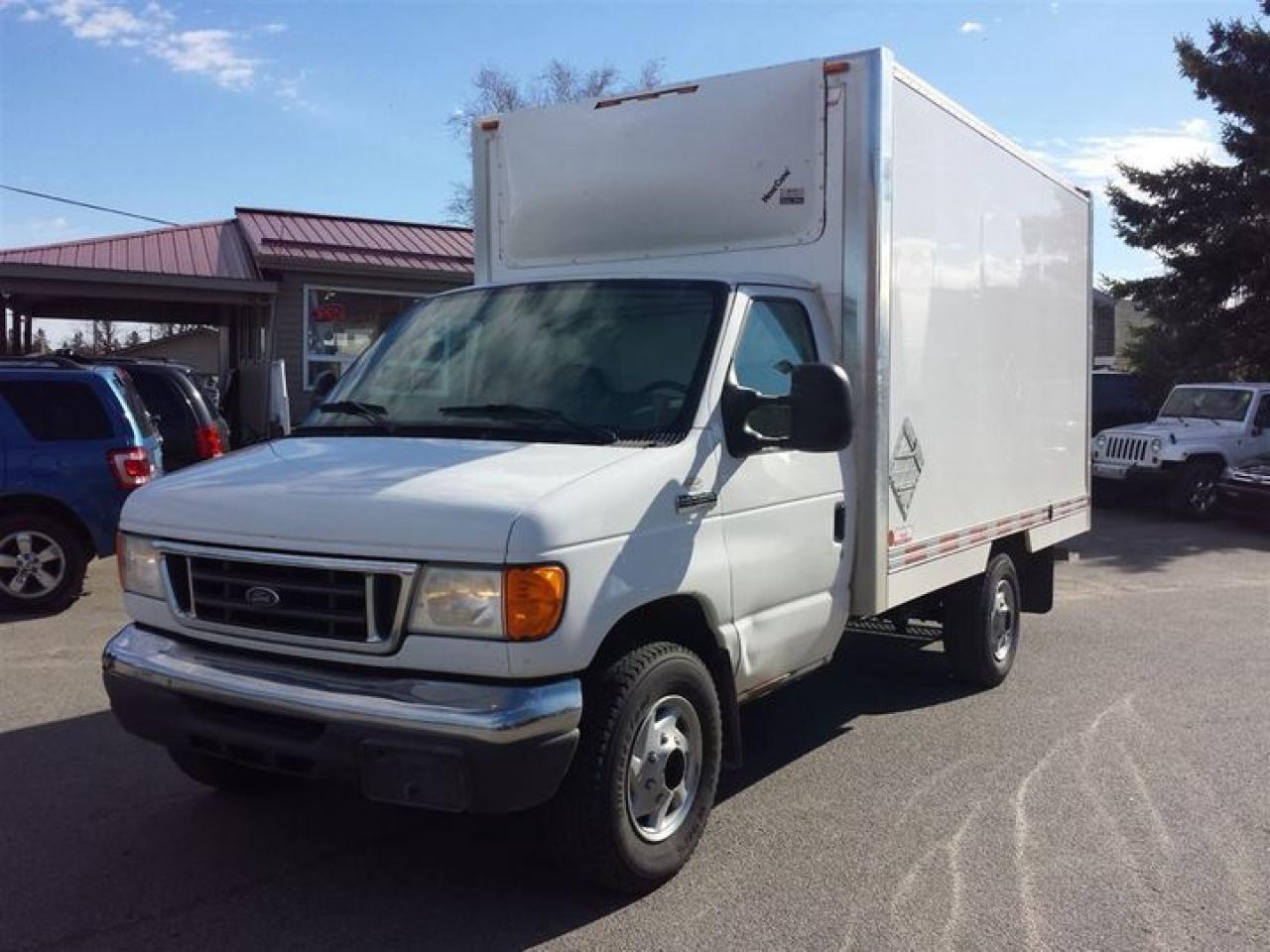 Used 2007 Ford E350 Base for sale in Kenora, ON