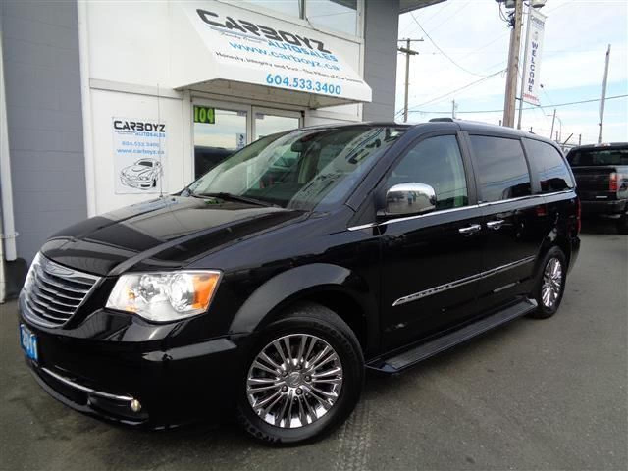 Used 2011 Chrysler Town & Country Limited, Dual DVD, Leather, Sunroof for sale in Langley, BC