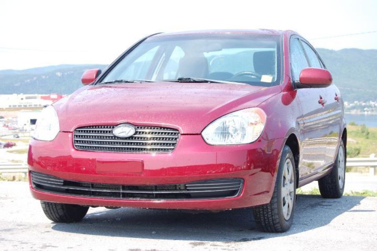 Used 2010 Hyundai Accent GL for sale in Kenora, ON