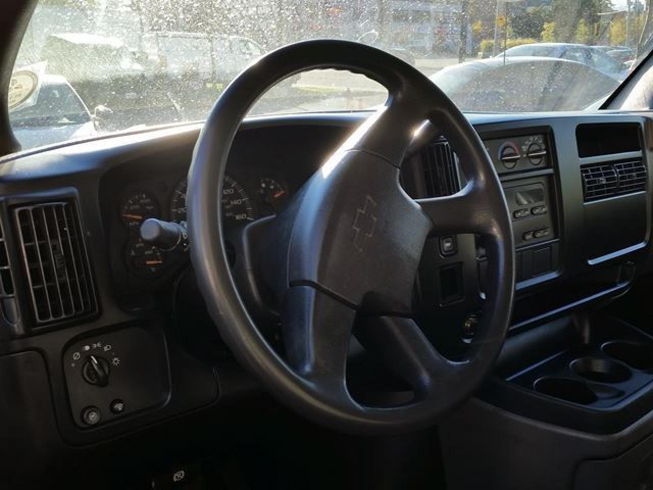 634886