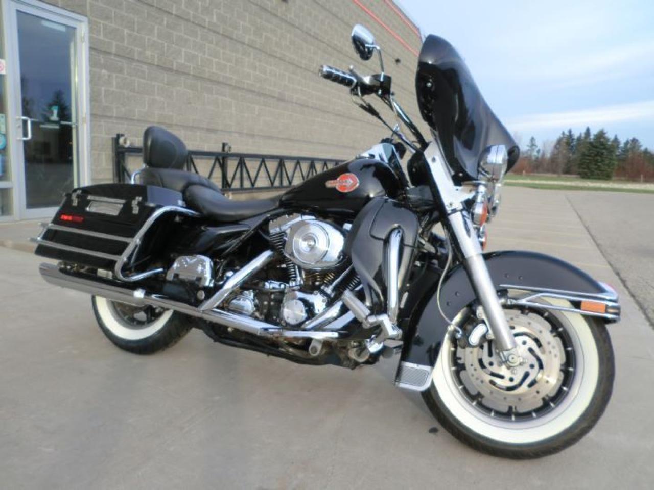 Used 2006 Harley-Davidson ROAD KING FLHPI for sale in Blenheim, ON