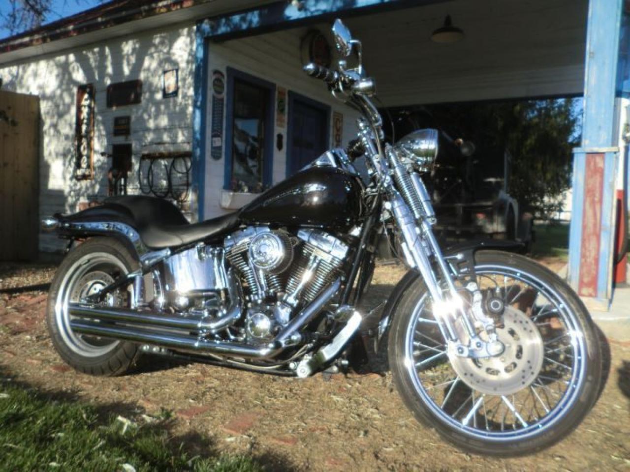 Used 2006 Harley-Davidson Softail FXSTSI Springer Softail for sale in Blenheim, ON