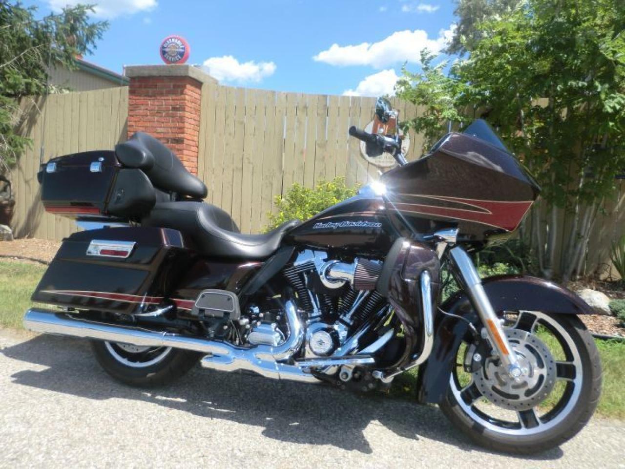 Used 2011 Harley-Davidson Road Glide FLTRU Road Glide Ultra for sale in Blenheim, ON