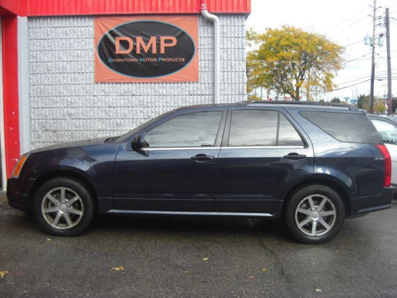 Used 2004 Cadillac SRX V8 7 Passenger for sale in London, ON