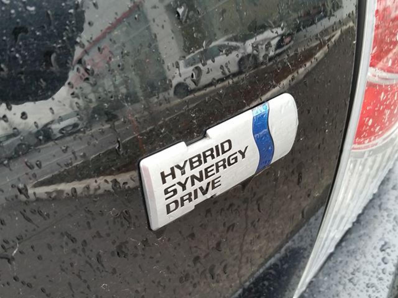 635732