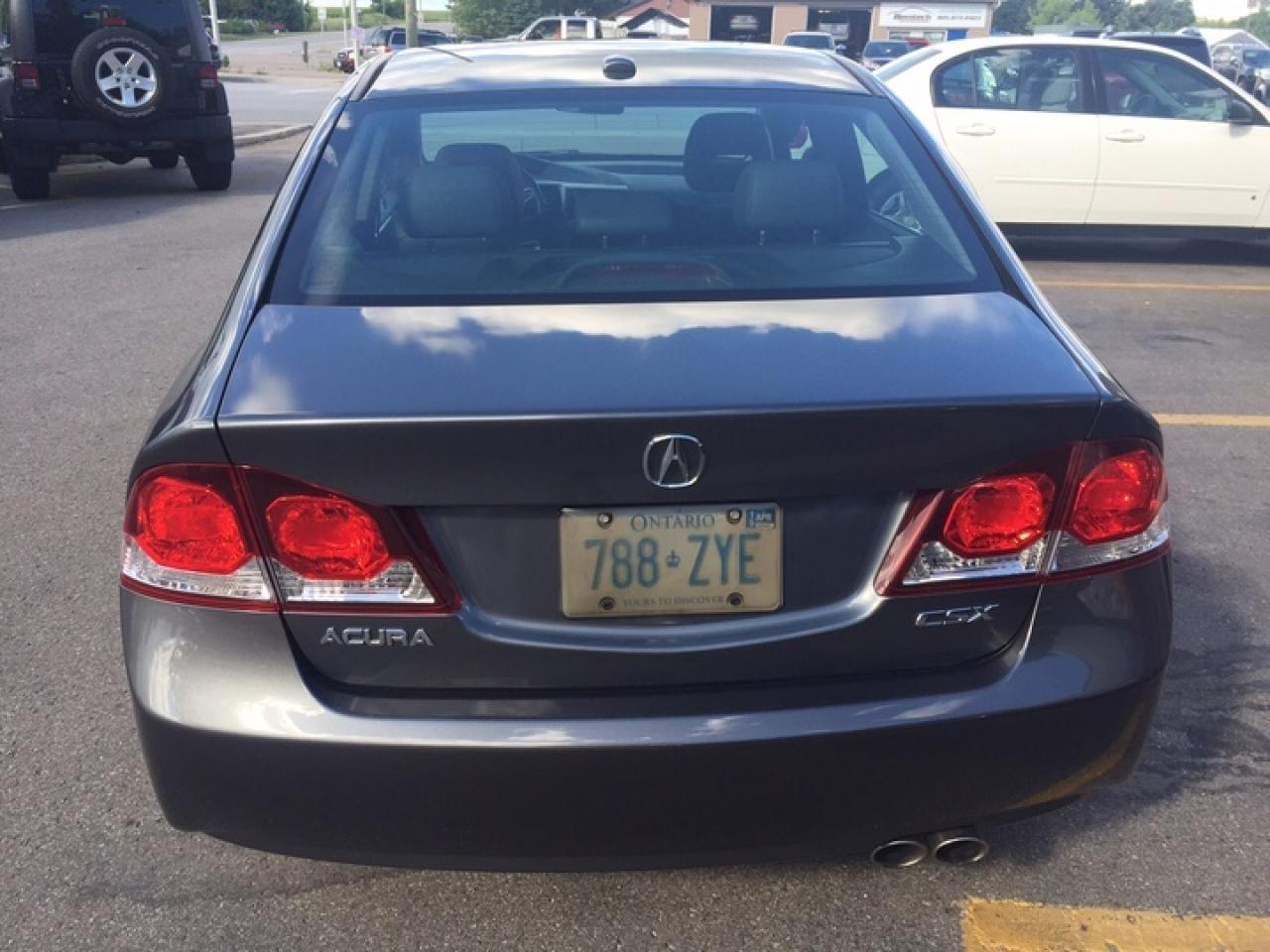 635813