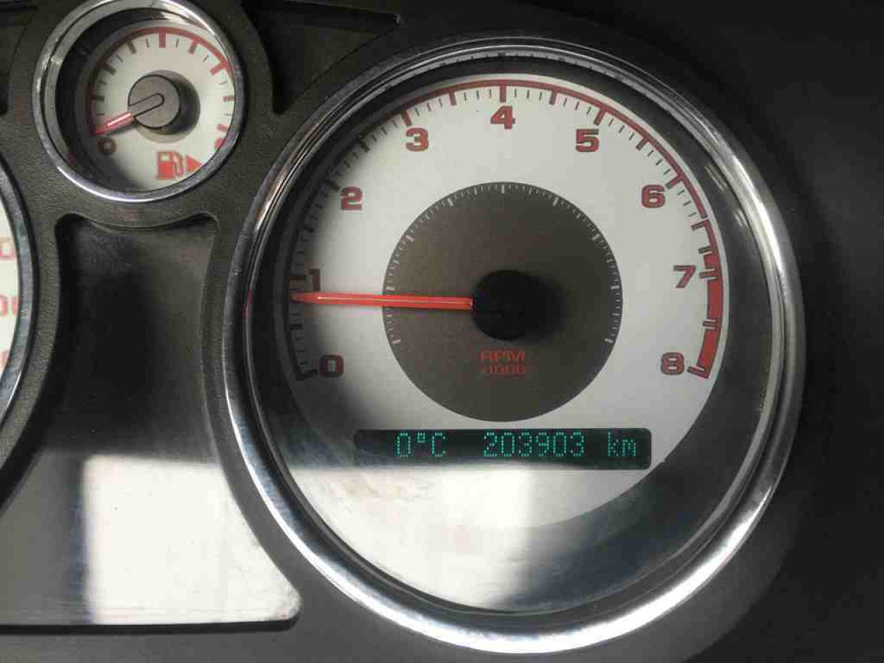 636310