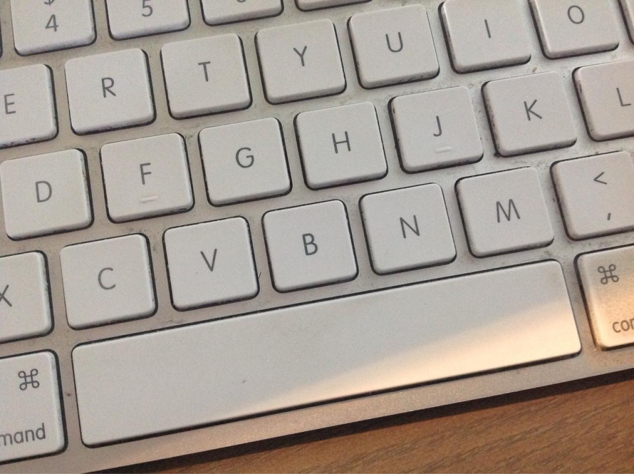 636400